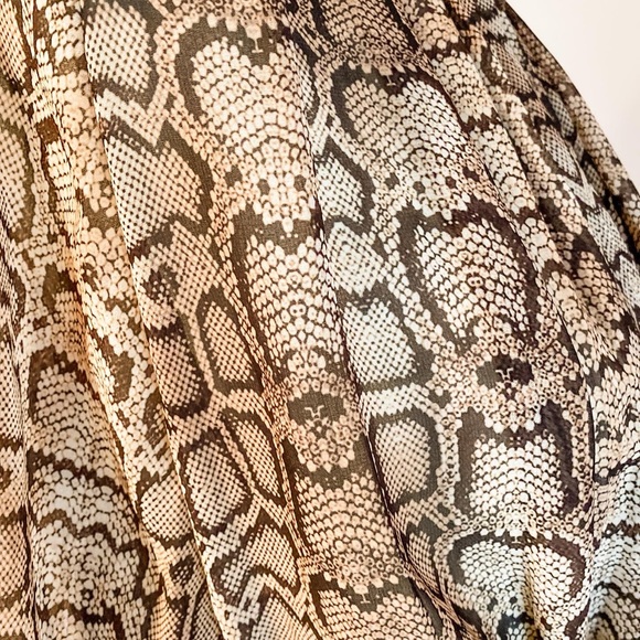 Smythe Turtleneck Drape Blouse NWT SZ small - Picture 7 of 8